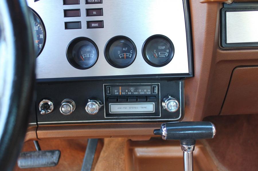 Детали интерьера Ford Mustang II King Cobra (69F) 1978 года  (фото 8 из 12)